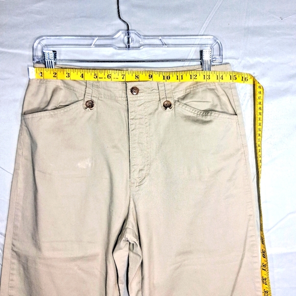 Women's White Stag Size 8 Stretchy Beige/Khaki Pants/Shorts - Picture 3 of 7